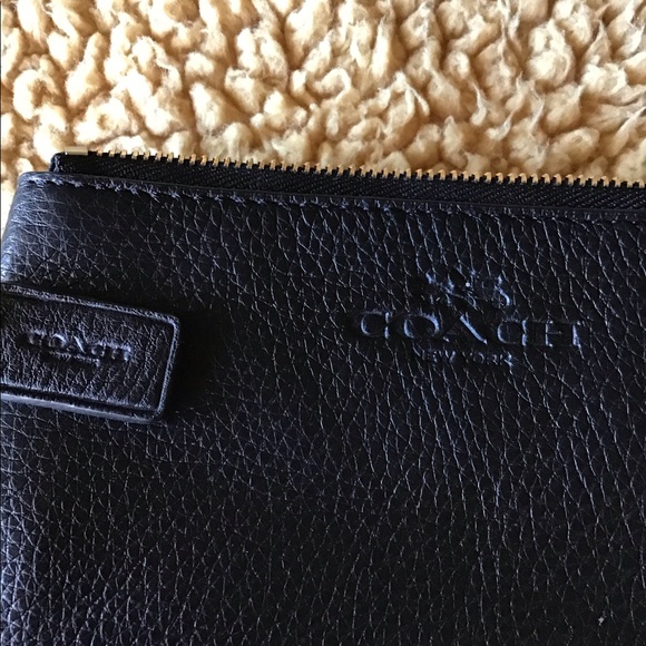 Coach wristlet - Picture 3 of 3